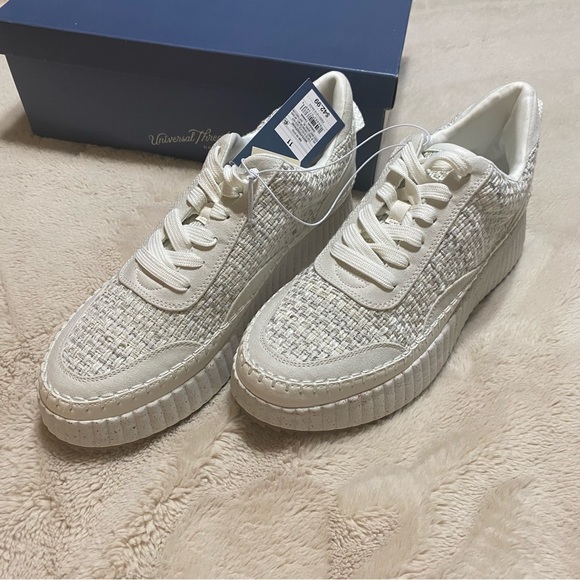 *NEW* Universal thread Persephone Sneakers - Picture 1 of 5
